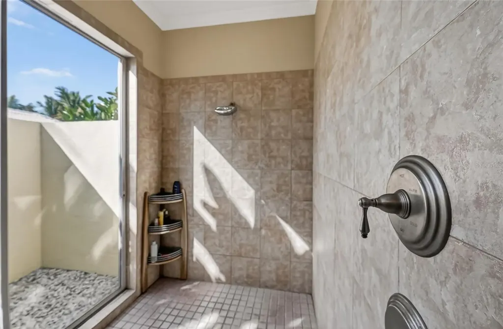 404 Partridge Circle Sarasota FL 34236