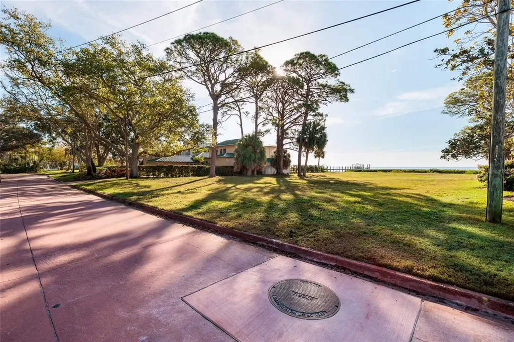 Friendly Way S St Petersburg FL 33705
