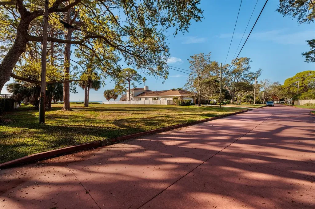 Friendly Way S St Petersburg FL 33705