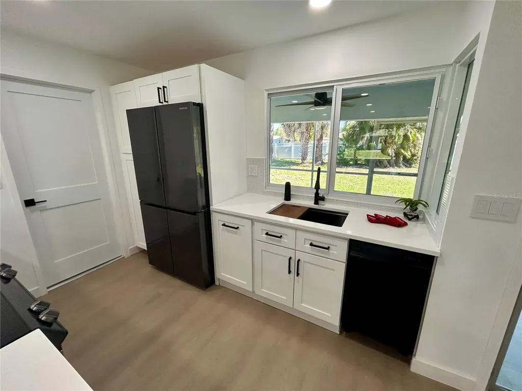 2506 Lakeshore Circle Port Charlotte FL 33952
