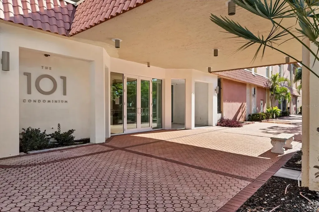 101 S Gulfstream Avenue Sarasota FL 34236