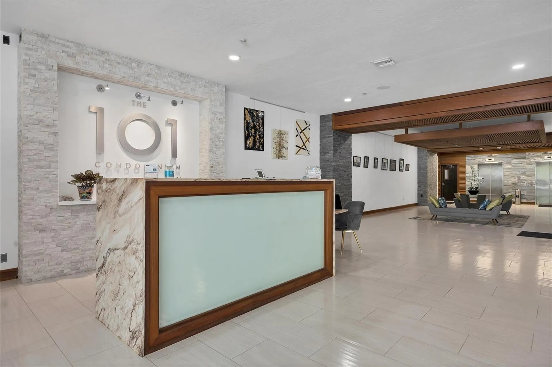 101 S Gulfstream Avenue Sarasota FL 34236