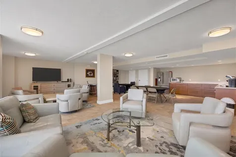 101 S Gulfstream Avenue Sarasota FL 34236