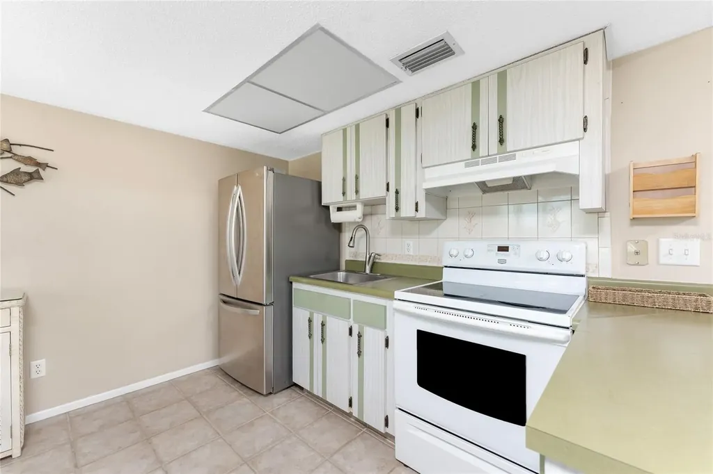 5055 N Beach Road Englewood FL 34223