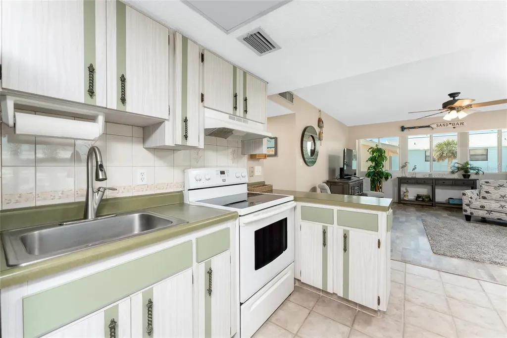 5055 N Beach Road Englewood FL 34223