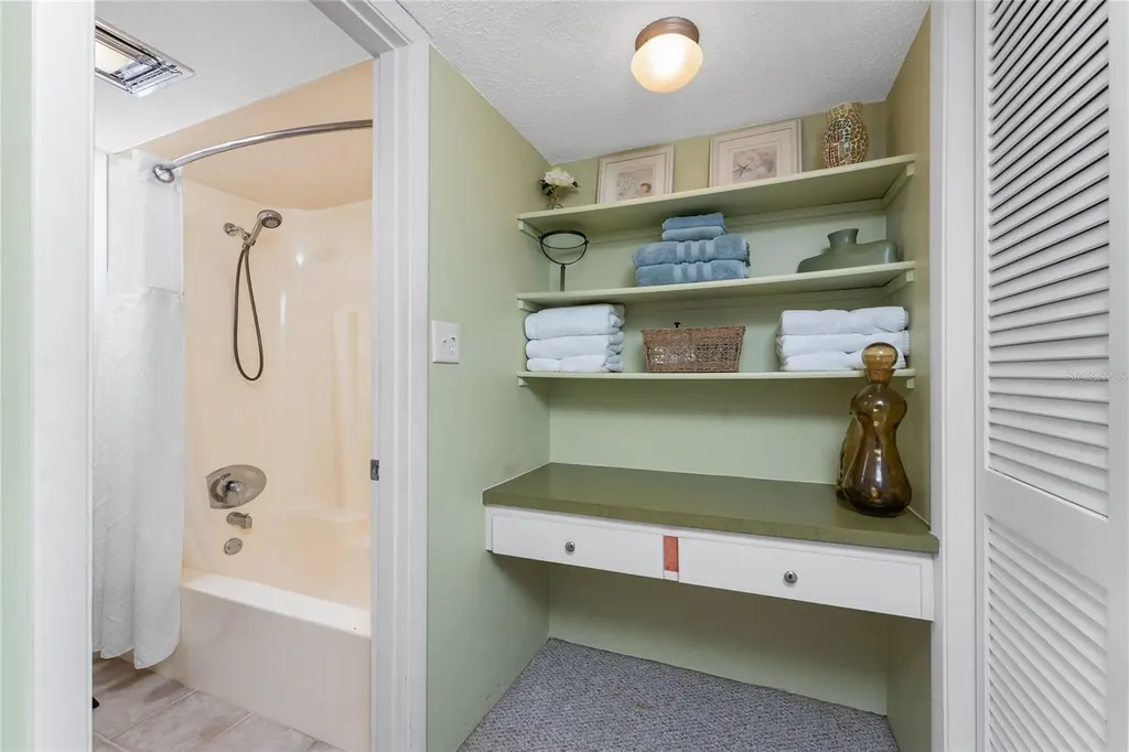 5055 N Beach Road Englewood FL 34223