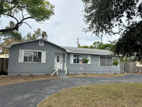 2918 49th Street N St Petersburg FL 33710