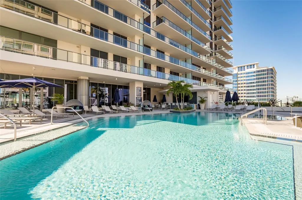 275 1st Ave South St Petersburg FL 33701