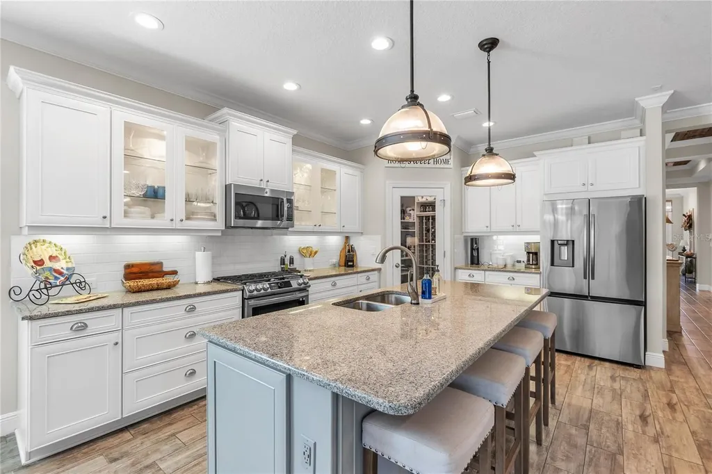 6423 Tideline Drive Apollo Beach FL 33572