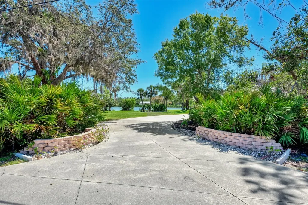 5885 Denison Drive Venice FL 34293