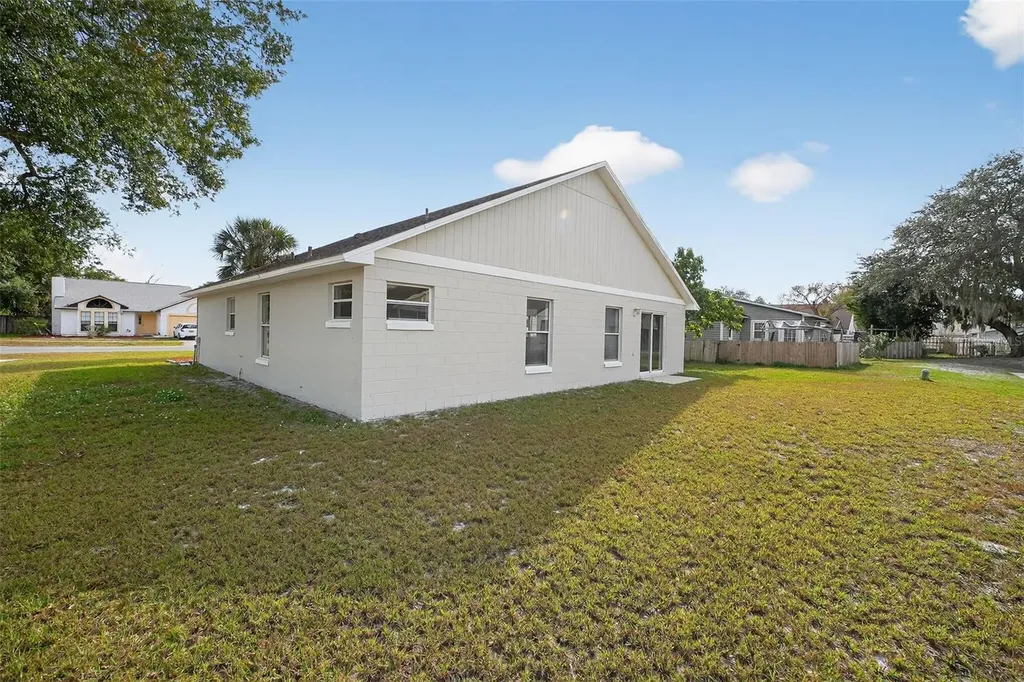 233 S Aberdeen Circle Sanford FL 32773
