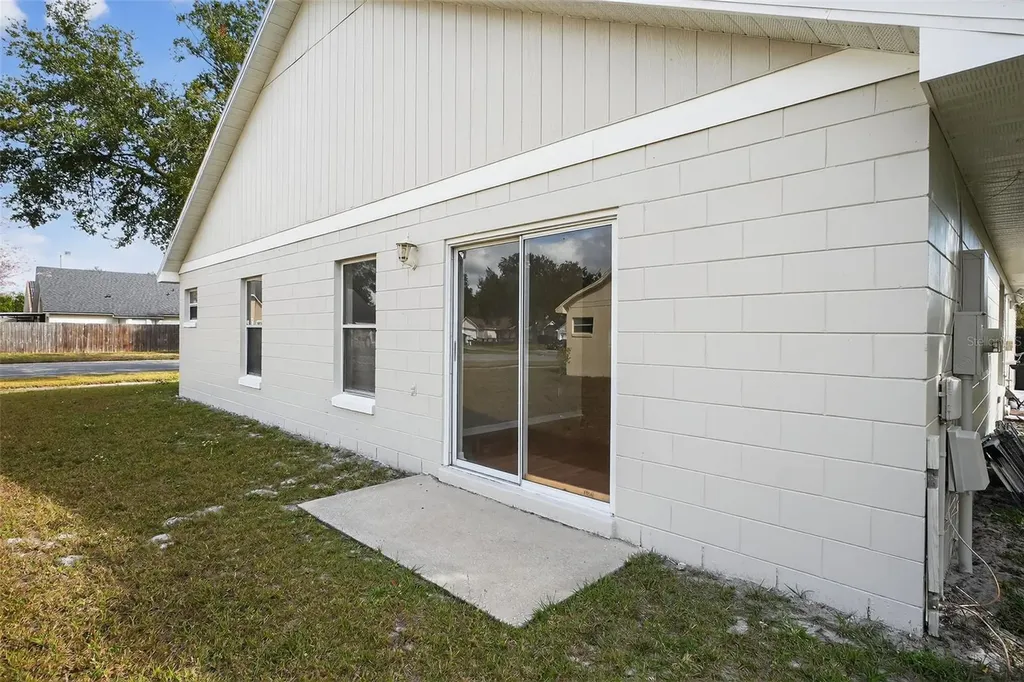 233 S Aberdeen Circle Sanford FL 32773