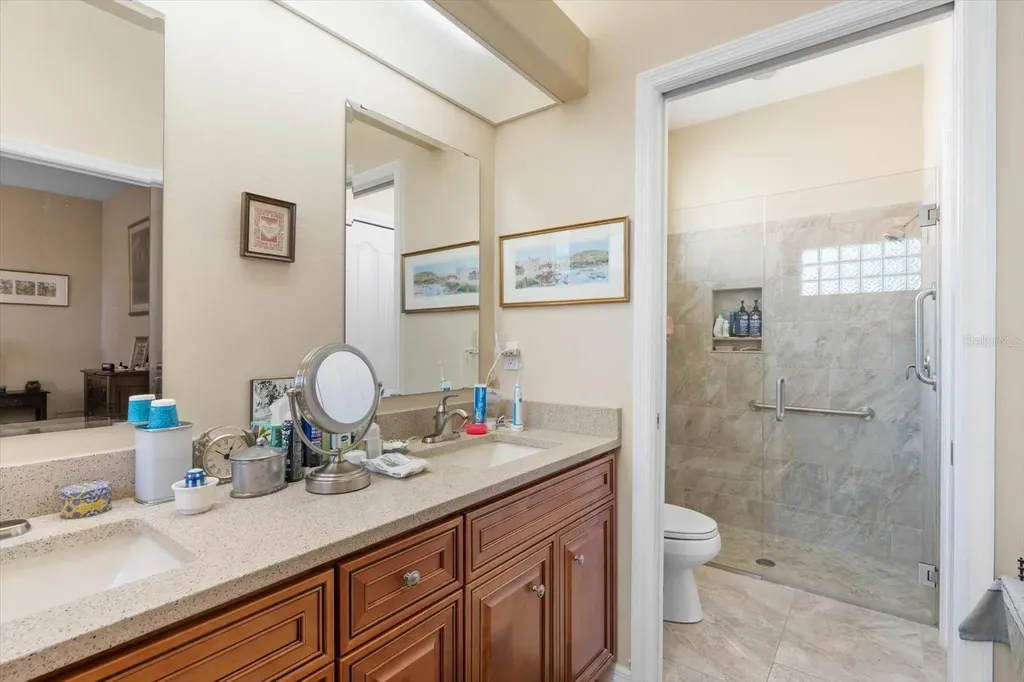 3871 Alamanda Drive Sarasota FL 34238