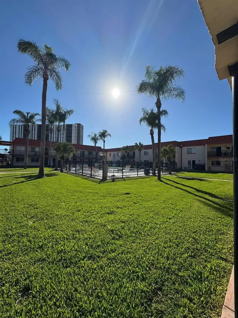 10375 Paradise Boulevard Treasure Island FL 33706