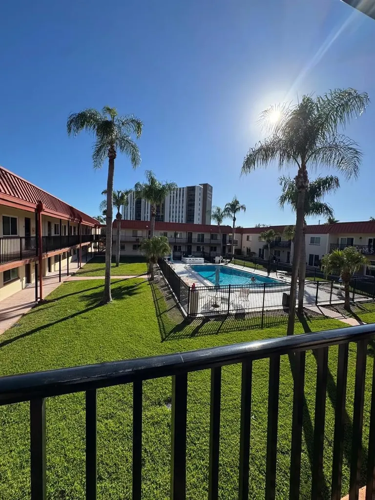 10375 Paradise Boulevard Treasure Island FL 33706