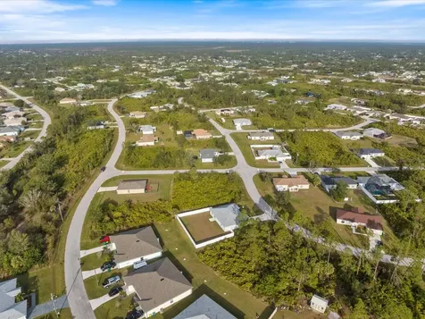 12142 Appleberg Circle Port Charlotte FL 33981