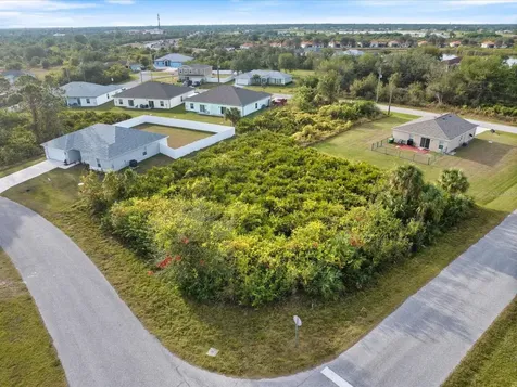 12142 Appleberg Circle Port Charlotte FL 33981