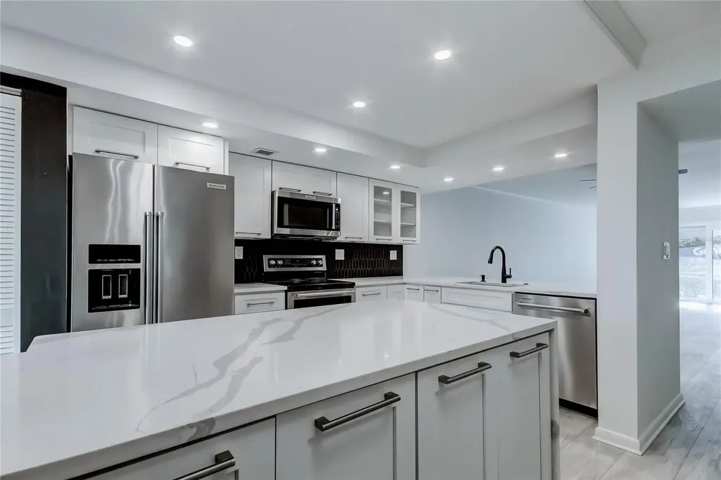650 Island Way Clearwater Beach FL 33767