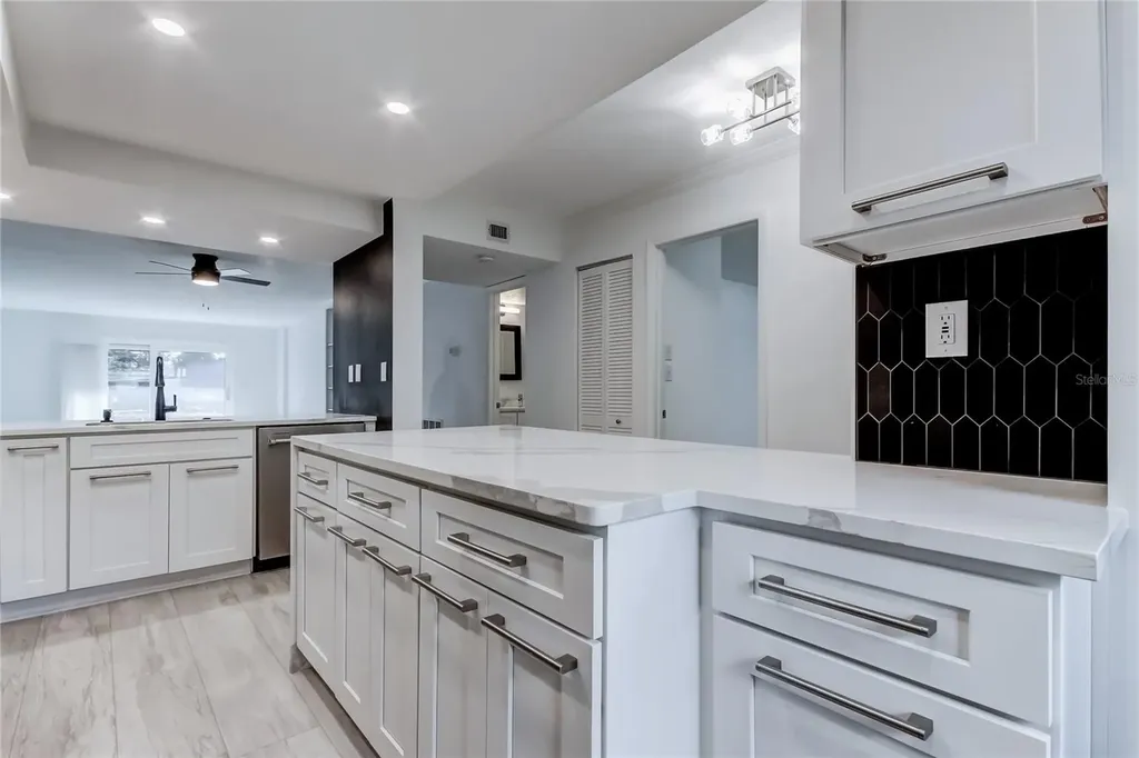 650 Island Way Clearwater Beach FL 33767