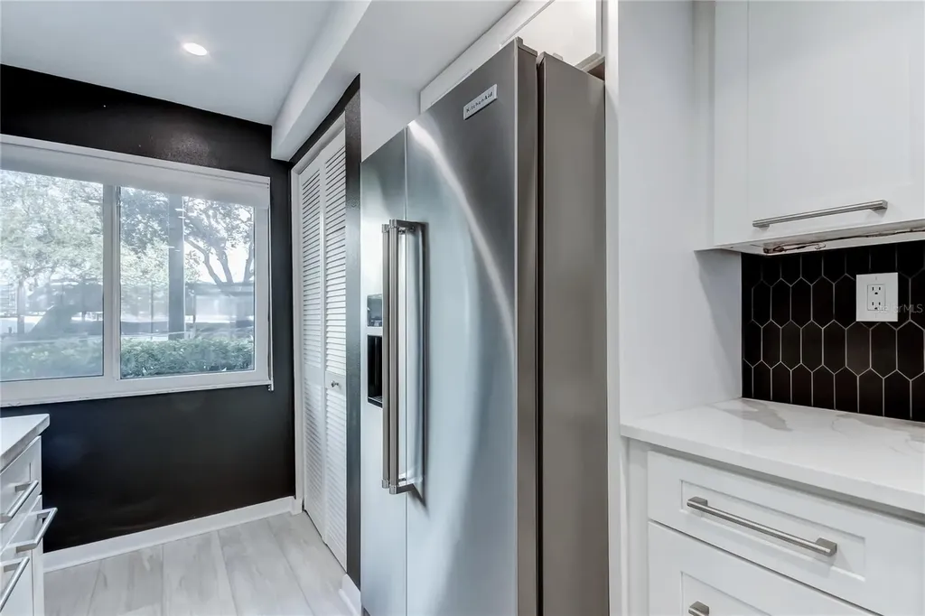 650 Island Way Clearwater Beach FL 33767