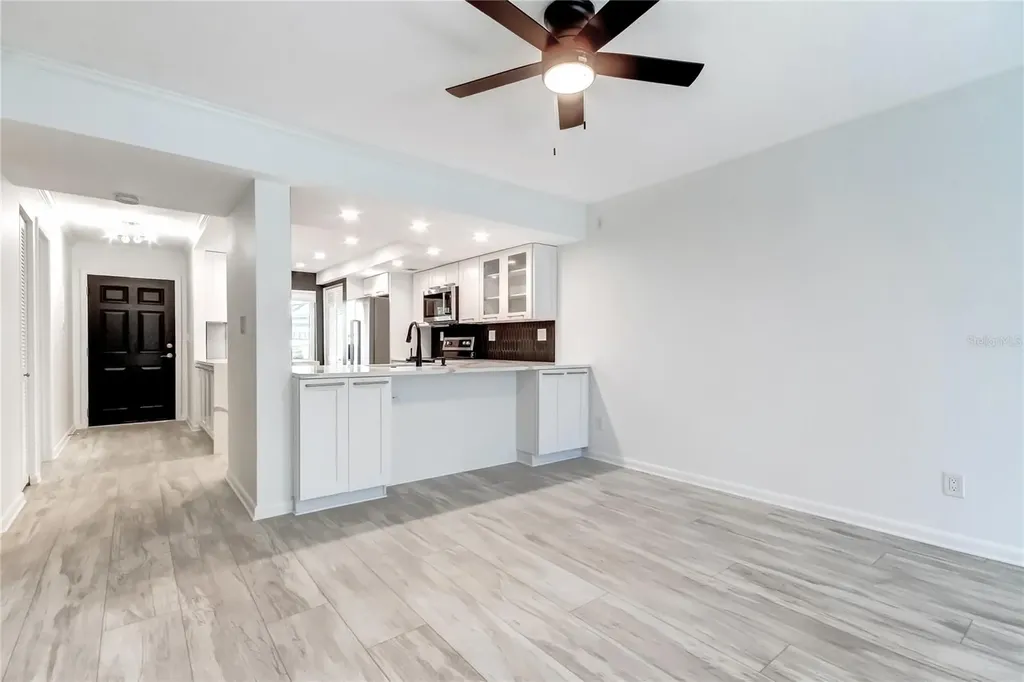 650 Island Way Clearwater Beach FL 33767