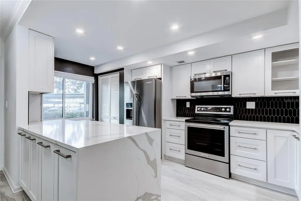 650 Island Way Clearwater Beach FL 33767
