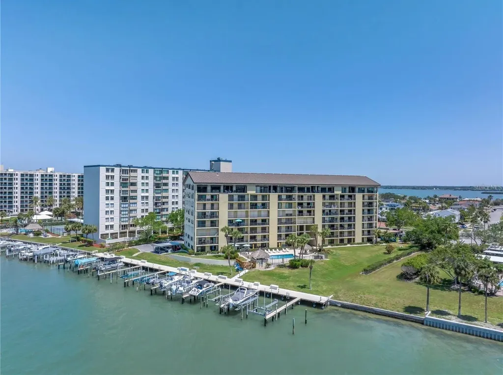650 Island Way Clearwater Beach FL 33767