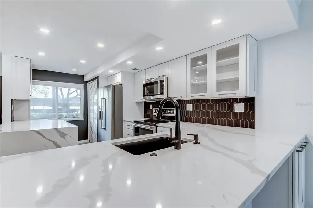 650 Island Way Clearwater Beach FL 33767