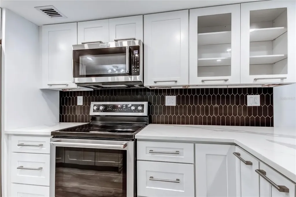 650 Island Way Clearwater Beach FL 33767