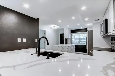 650 Island Way Clearwater Beach FL 33767