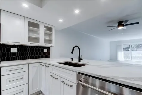 650 Island Way Clearwater Beach FL 33767