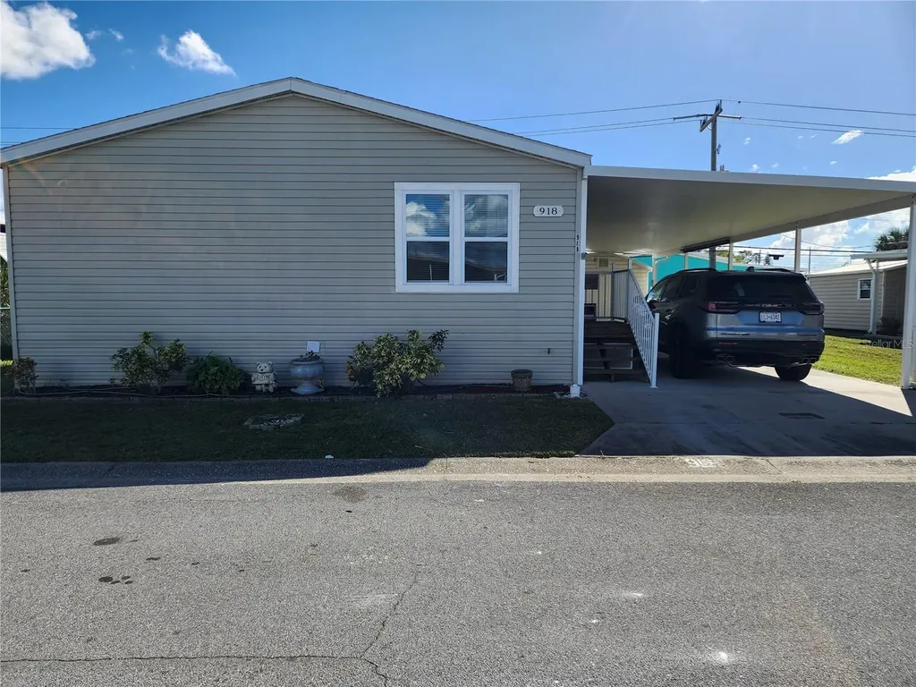 918 50th Avenue W Bradenton FL 34207