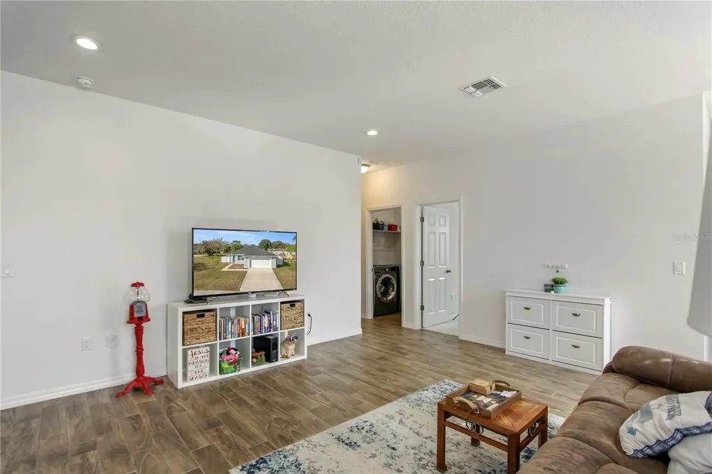 142 Pineview Drive Oviedo FL 32765