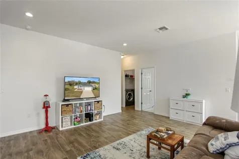 142 Pineview Drive Oviedo FL 32765