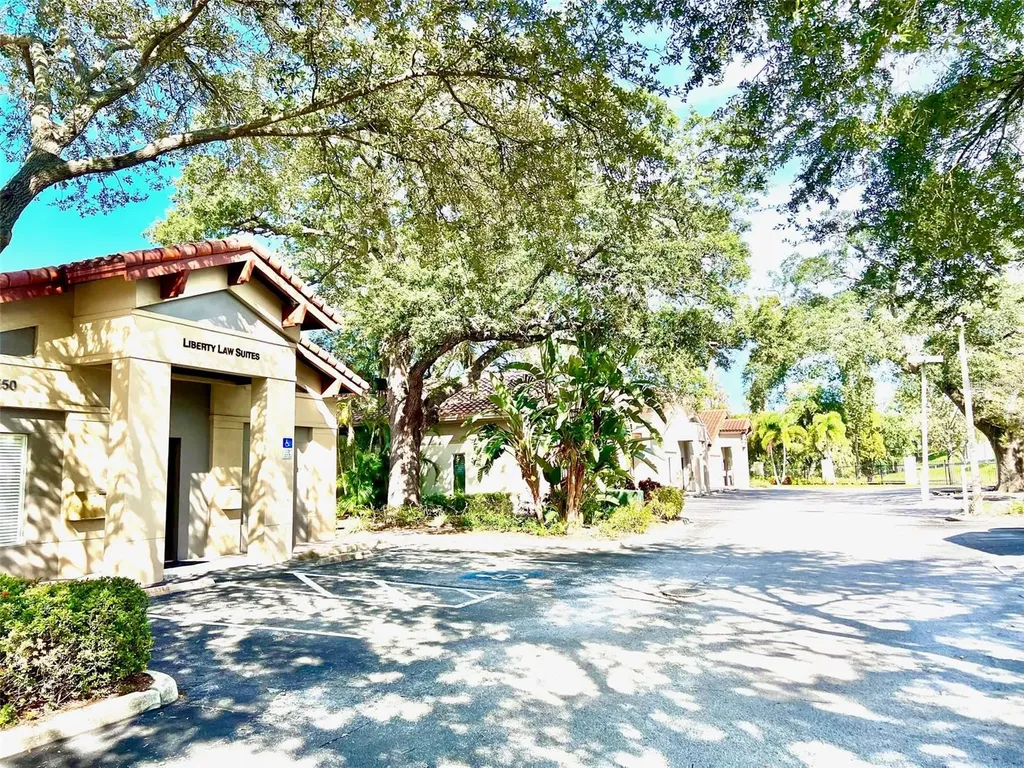 1550 W Cleveland Street Tampa FL 33606