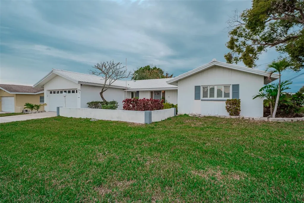 14001 Yacht Club Boulevard Seminole FL 33776