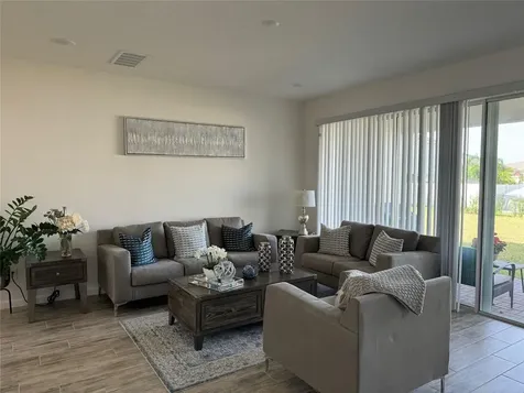 380 Cabello Drive Davenport FL 33837