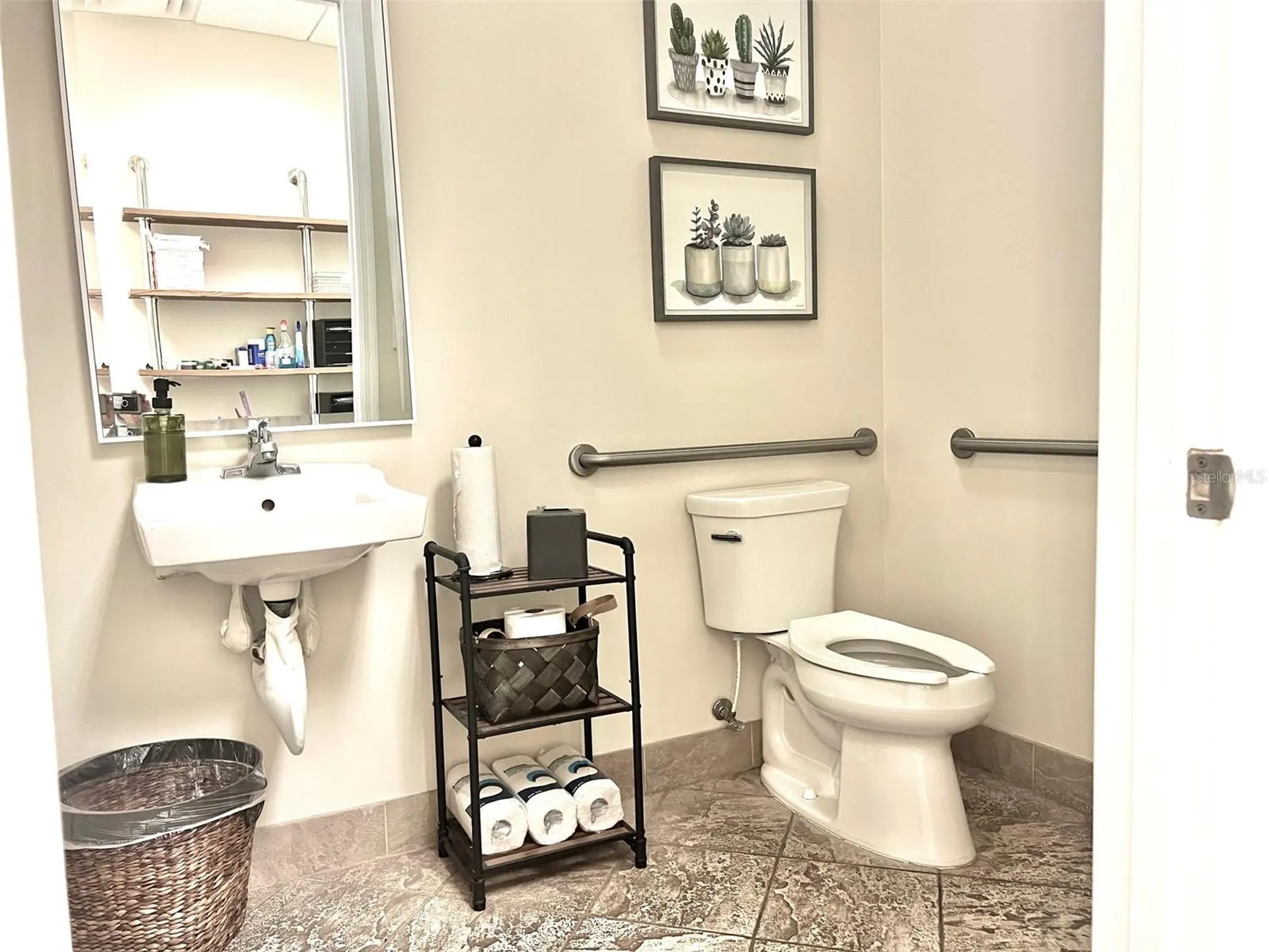 1550 W Cleveland Street Tampa FL 33606