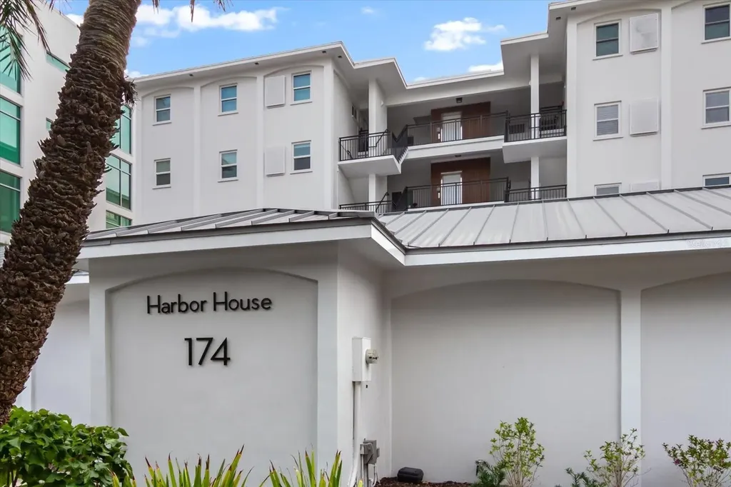 174 Golden Gate Point Sarasota FL 34236