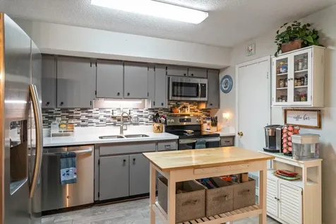 6400 46th Avenue N Kenneth City FL 33709