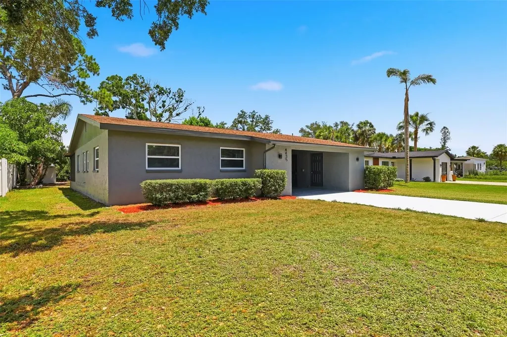 4435 Huntington Street NE St Petersburg FL 33703