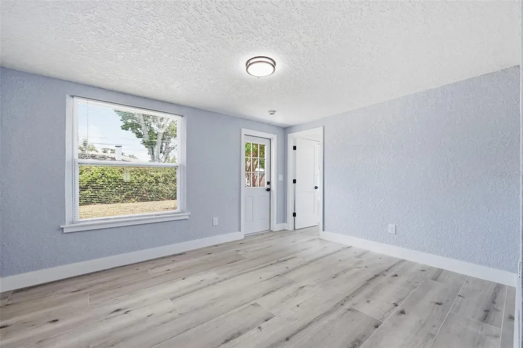 4435 Huntington Street NE St Petersburg FL 33703