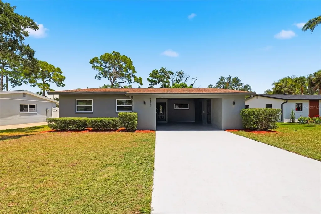 4435 Huntington Street NE St Petersburg FL 33703