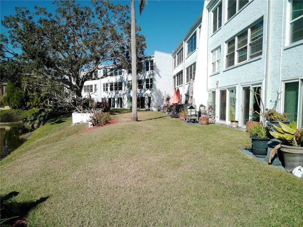 225 Country Club Drive Largo FL 33771