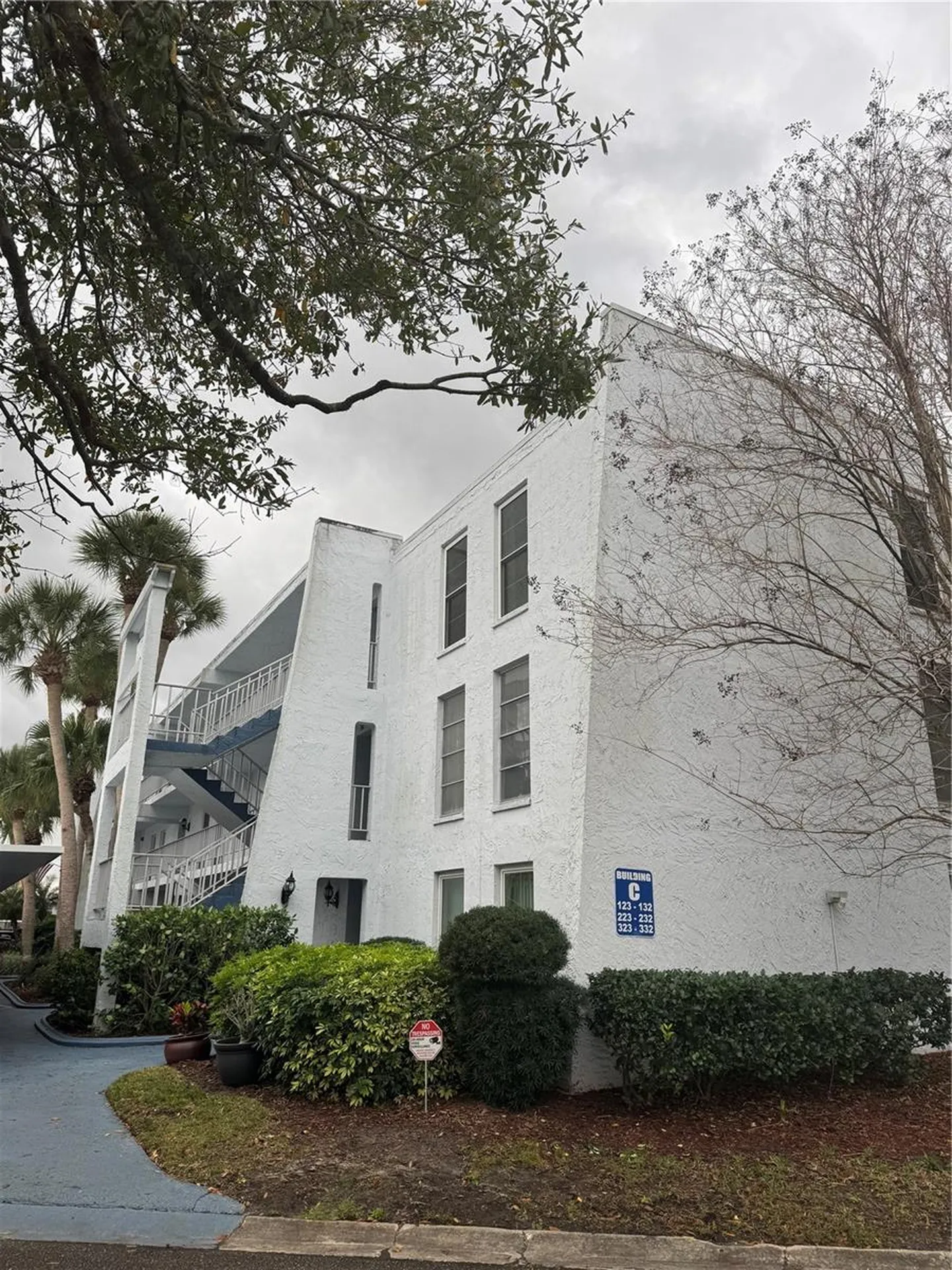 225 Country Club Drive Largo FL 33771
