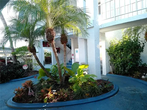 225 Country Club Drive Largo FL 33771