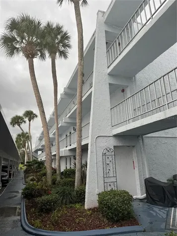 225 Country Club Drive Largo FL 33771