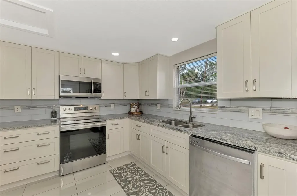 205 Avenida De Bahia Nokomis FL 34275