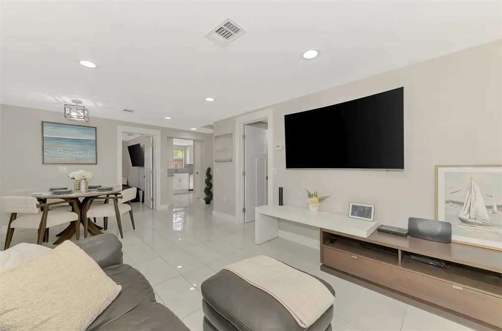 205 Avenida De Bahia Nokomis FL 34275