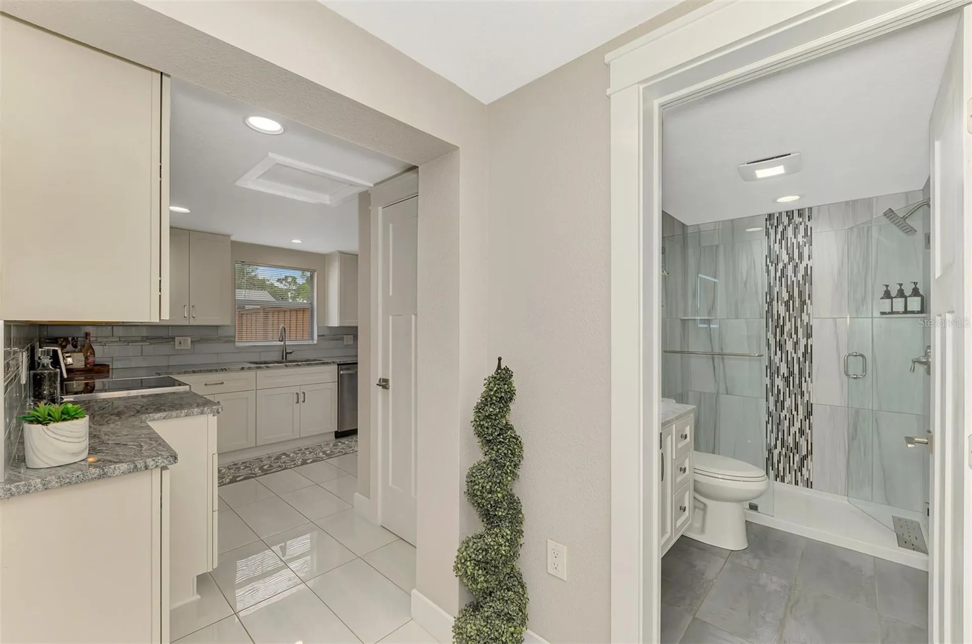 205 Avenida De Bahia Nokomis FL 34275